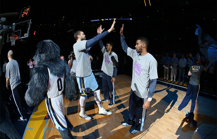 ONE TEAM ONE GOAL-WIN!!